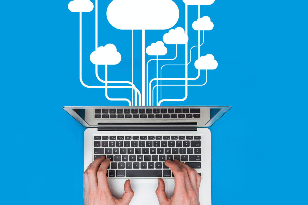 Visualisierung einer Multi-Cloud-Strategie für den Mittelstand mit vernetzten Cloud-Diensten