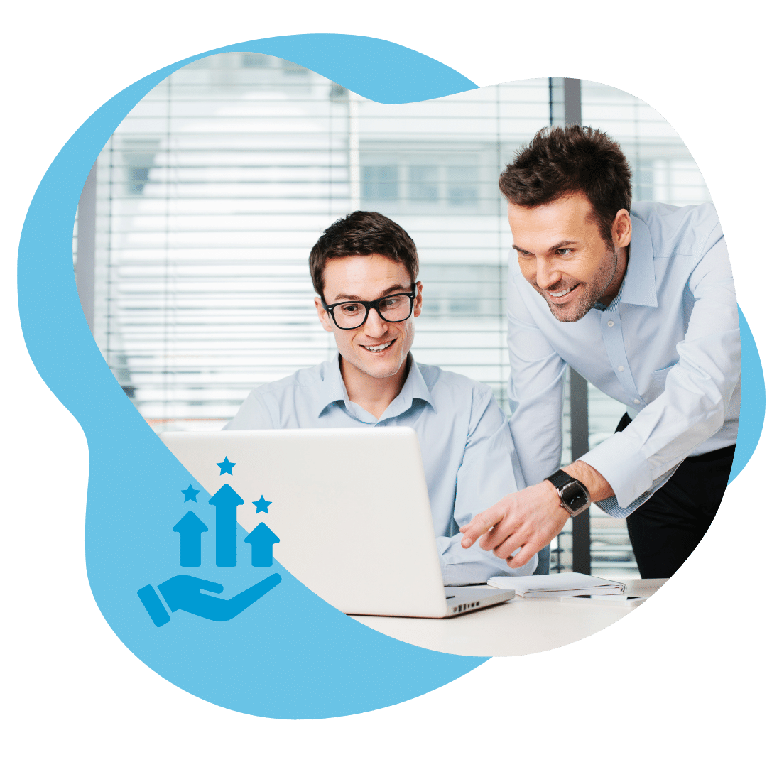 Teilnehmer analysieren eine Phishing-Simulation während des IT Security Awareness Trainings in Köln.